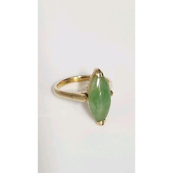 Vintage 14k Yellow Gold Natural Jade Ring Size 5.25 - Picture 2 of 7